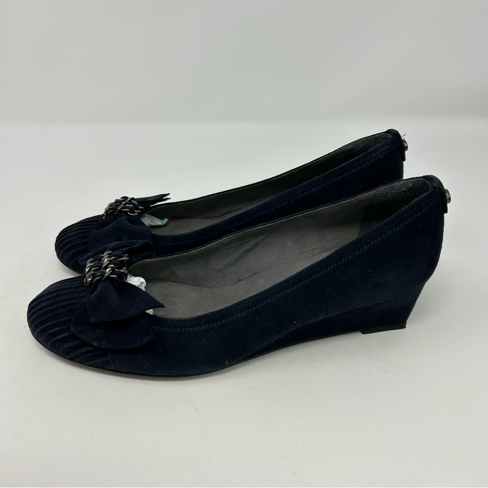 Stuart Weitzman Navy Blue Leather Wedges Size 8 ** with Ribbon Chain Toe Detail - Picture 7 of 14